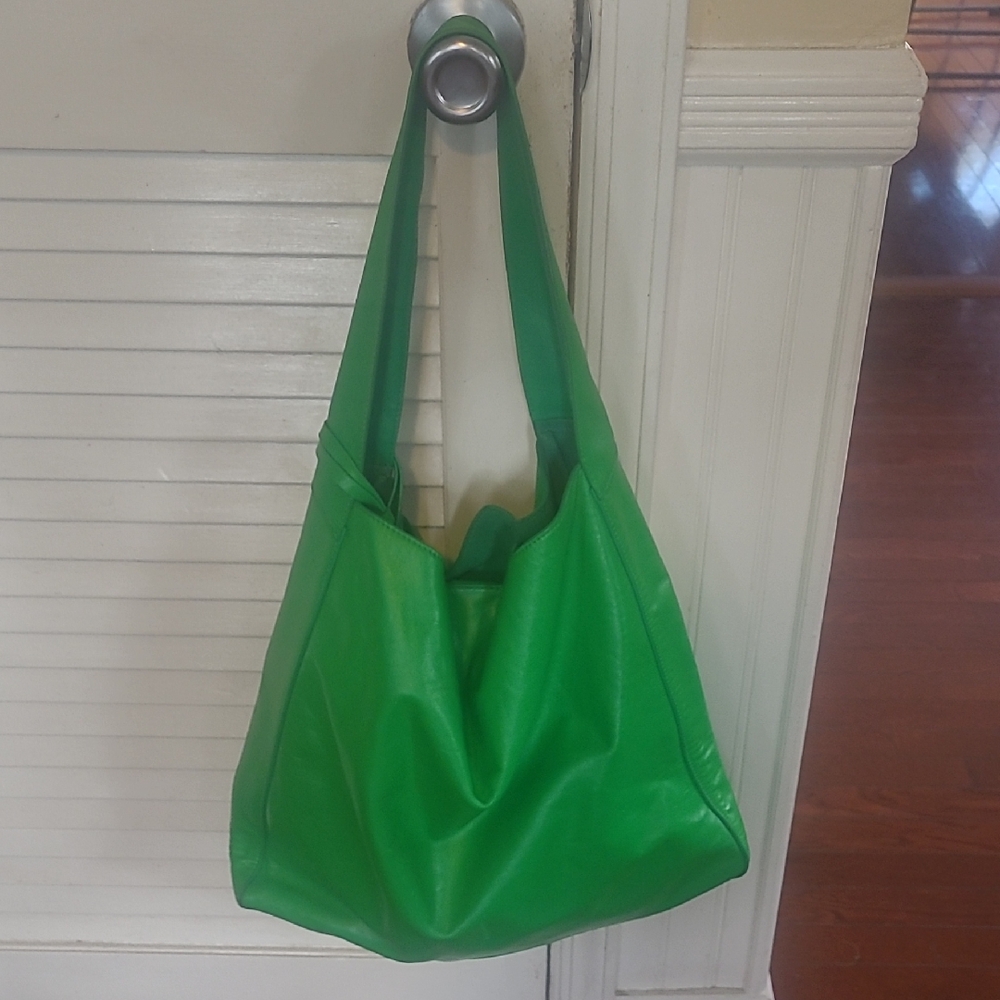Gorgeous Green Leather Tote Bag In Great Condition.comes With Pouch